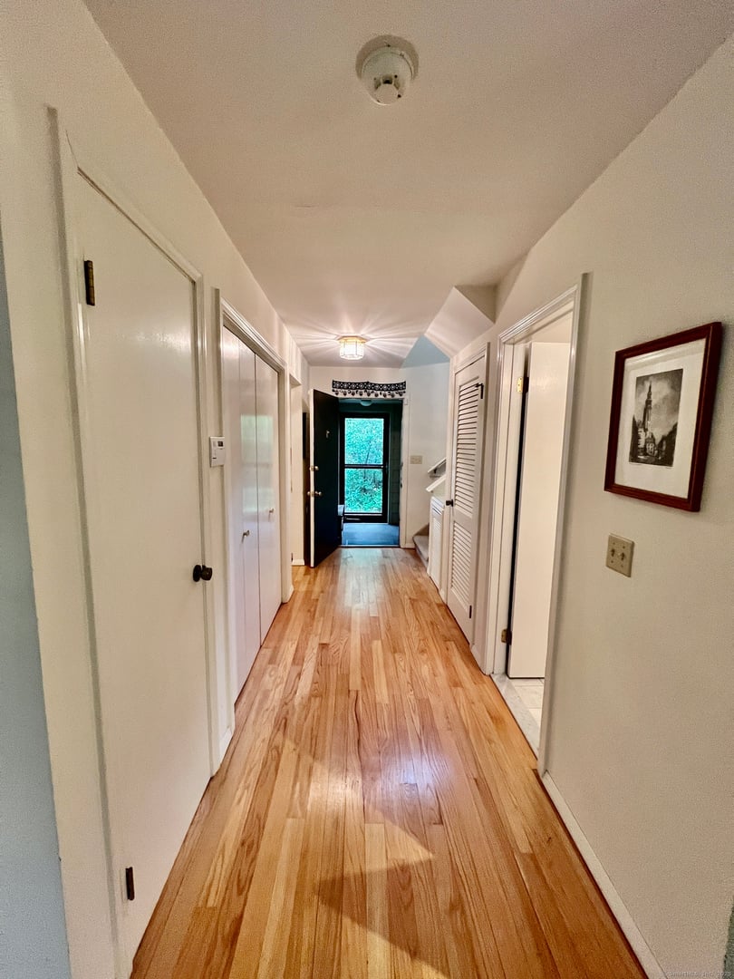 225 Ledge Drive Photo 5