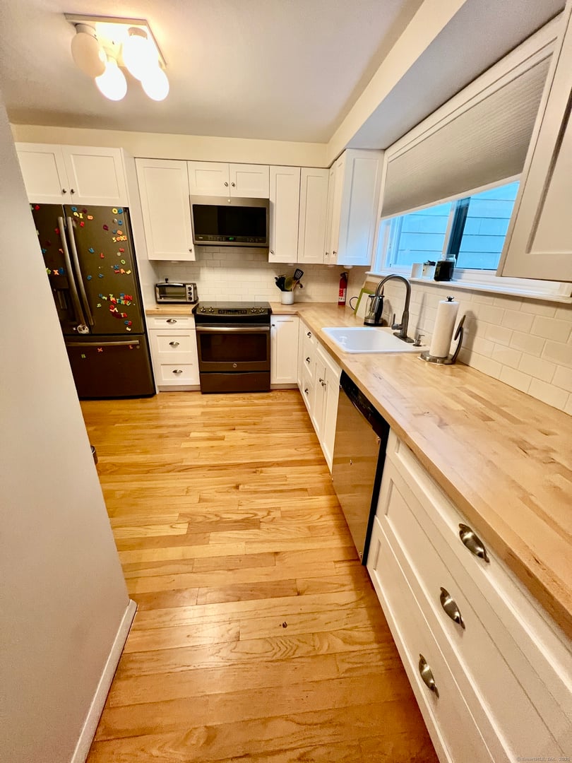 225 Ledge Drive Photo 9