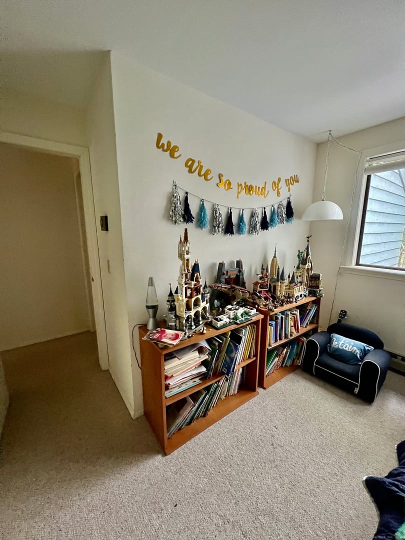 225 Ledge Drive Photo 10