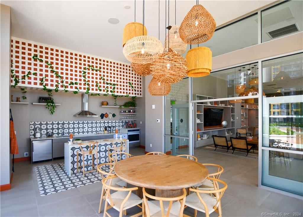 2 Harbor Point Road South  #429 Photo 13