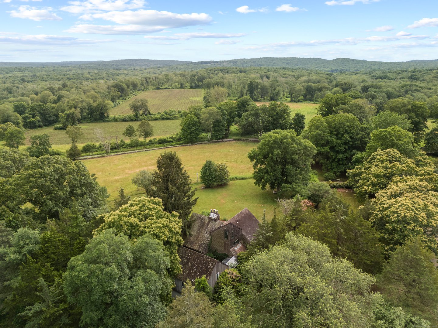 55a Anna Farm Road West Photo 3