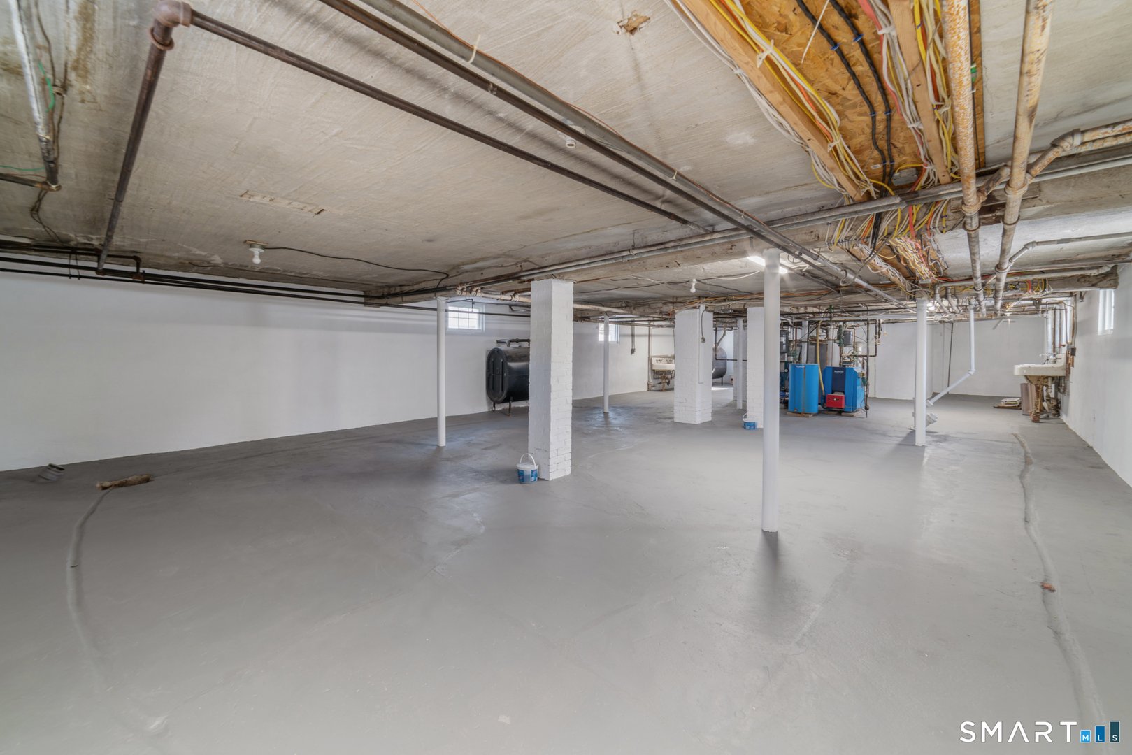 781 Farmington Avenue Photo 22