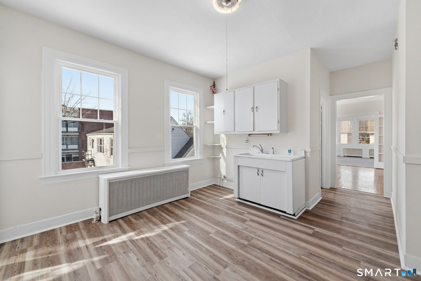 781 Farmington Avenue Photo 30