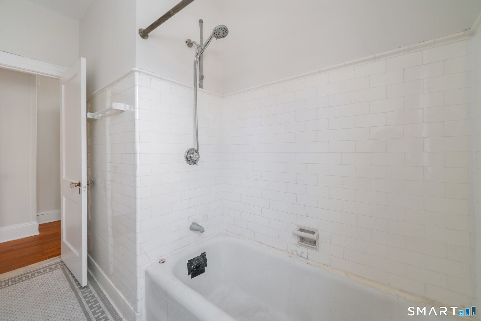 781 Farmington Avenue Photo 33