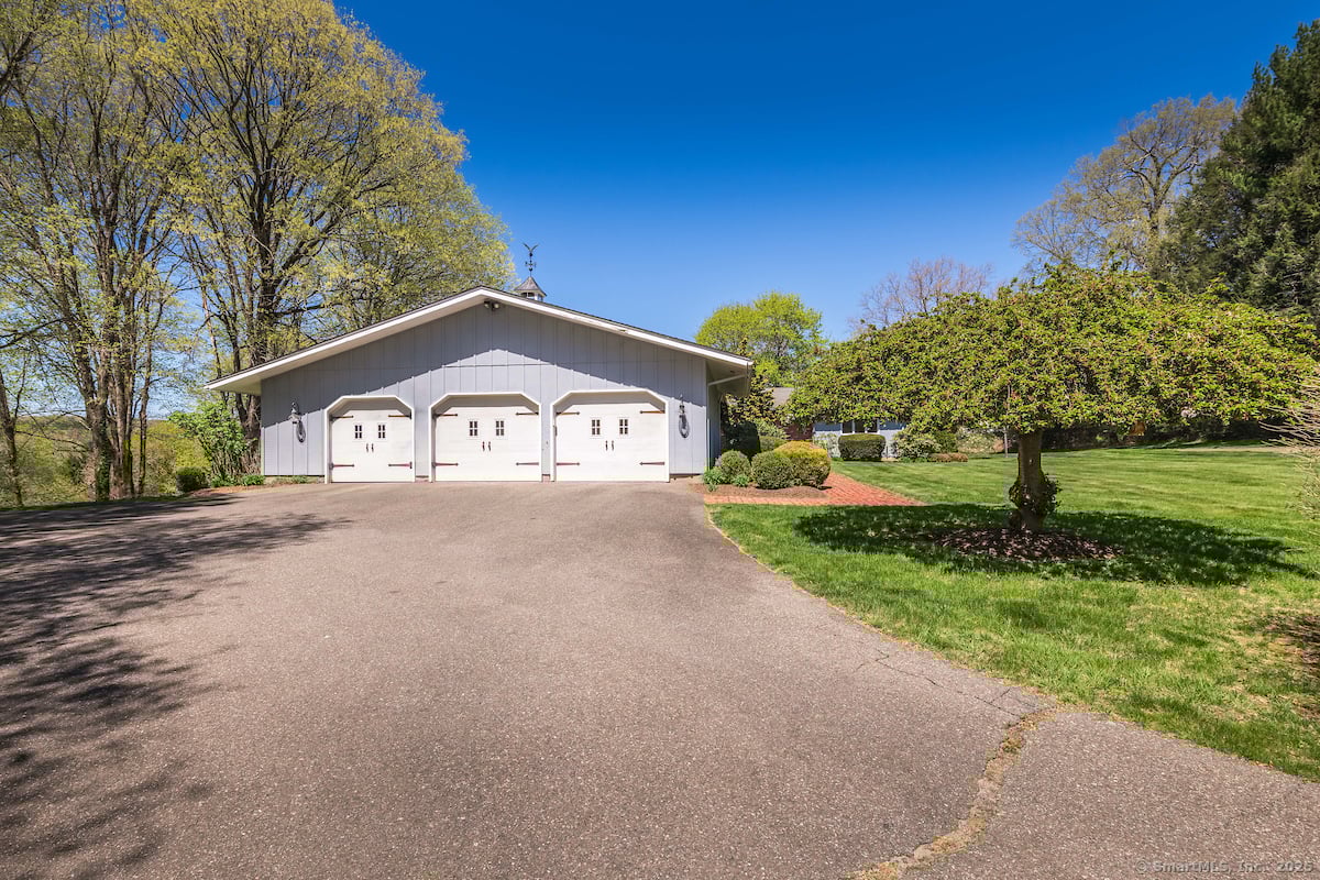 21 South Road Photo 4