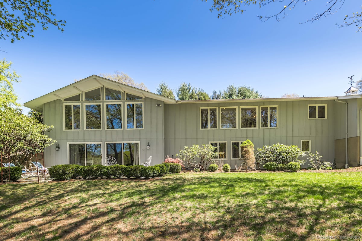 21 South Road Photo 6