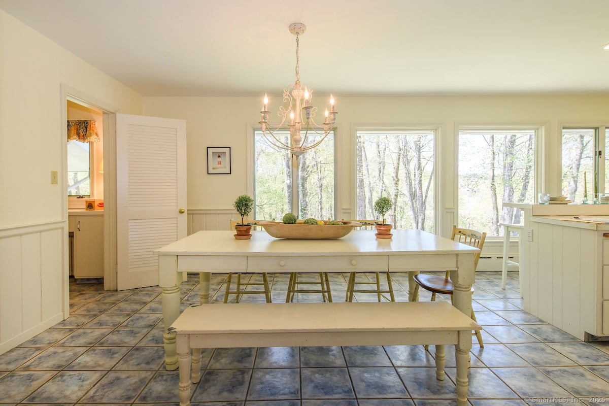 21 South Road Photo 8