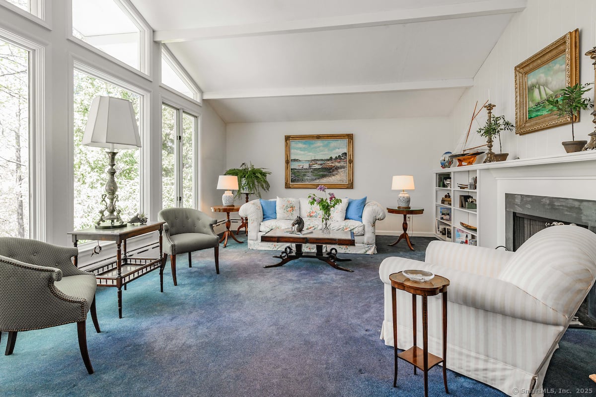 21 South Road Photo 17