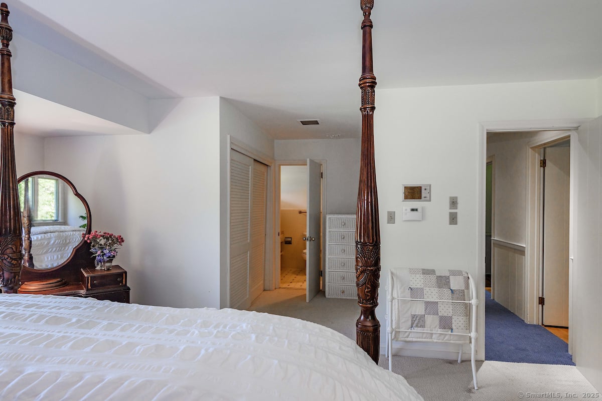 21 South Road Photo 20