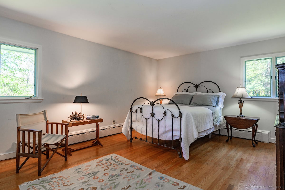 21 South Road Photo 22