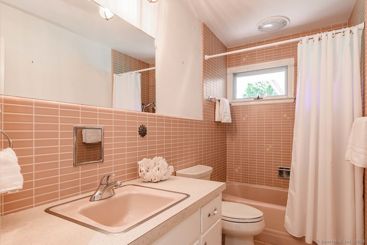 21 South Road Photo 25