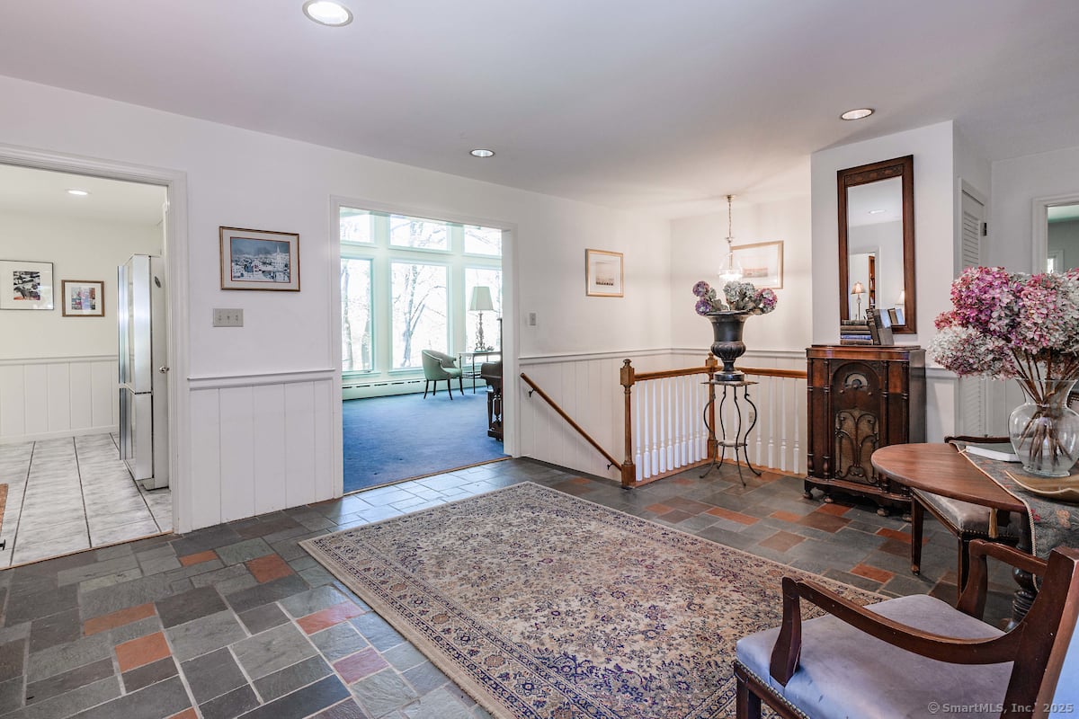 21 South Road Photo 26