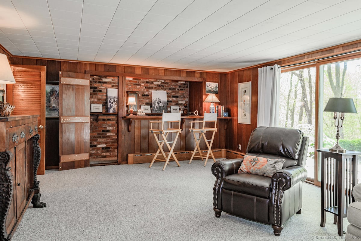 21 South Road Photo 28