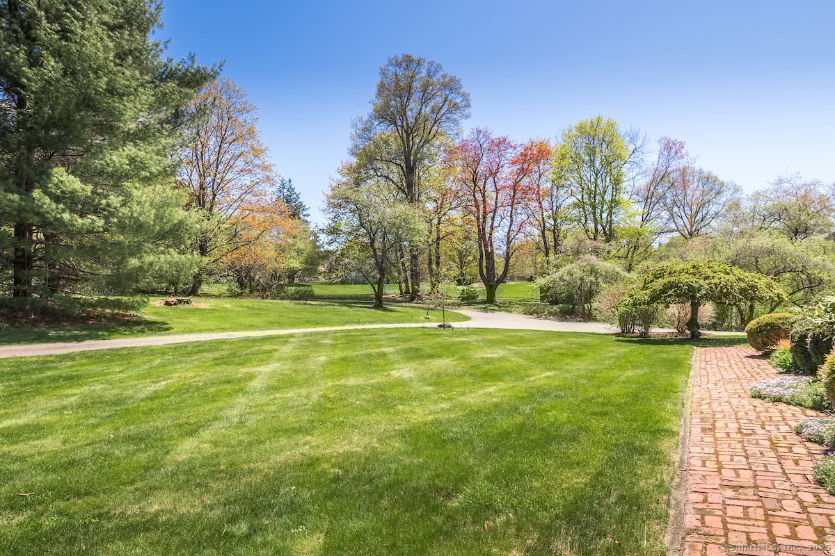 21 South Road Photo 35