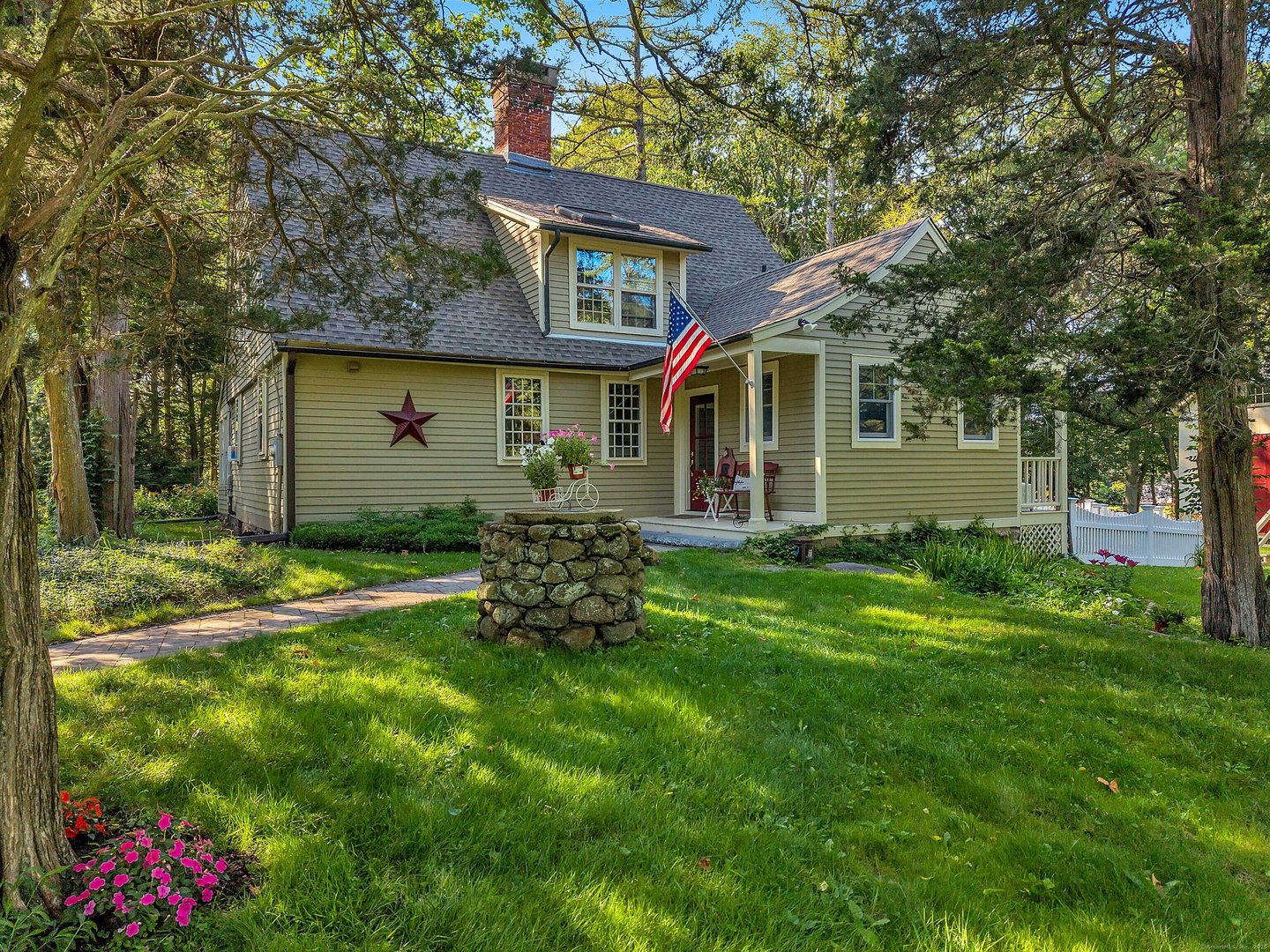 448 Grove Beach Road North Photo 2