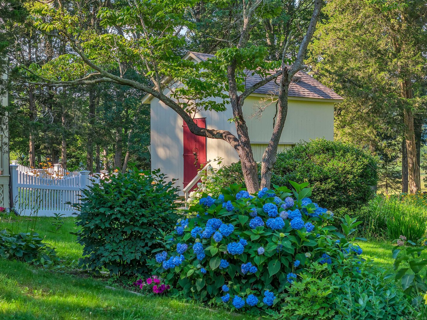 448 Grove Beach Road North Photo 33