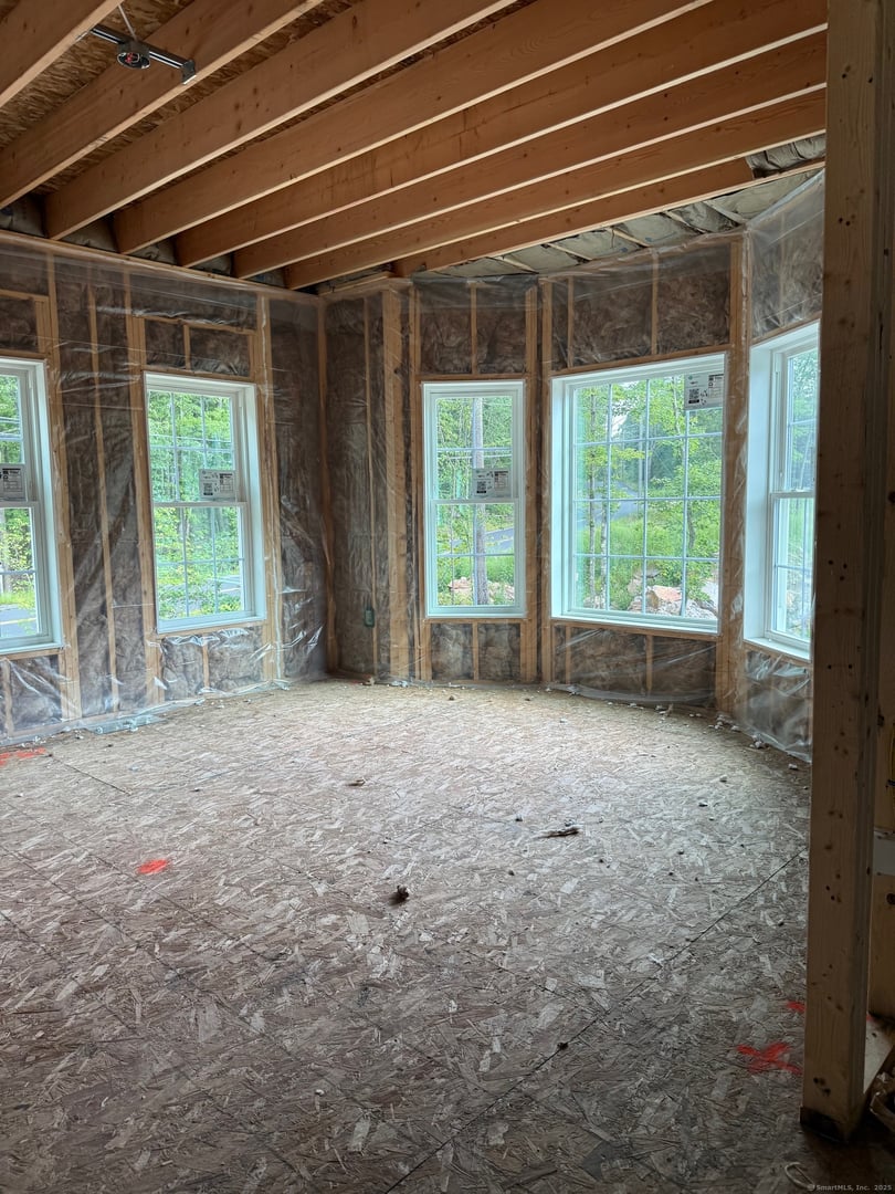 39 Jerome Avenue Photo 5