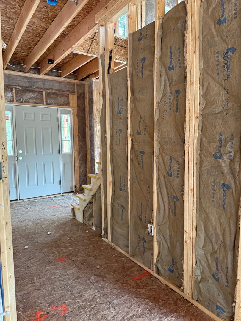 39 Jerome Avenue Photo 6