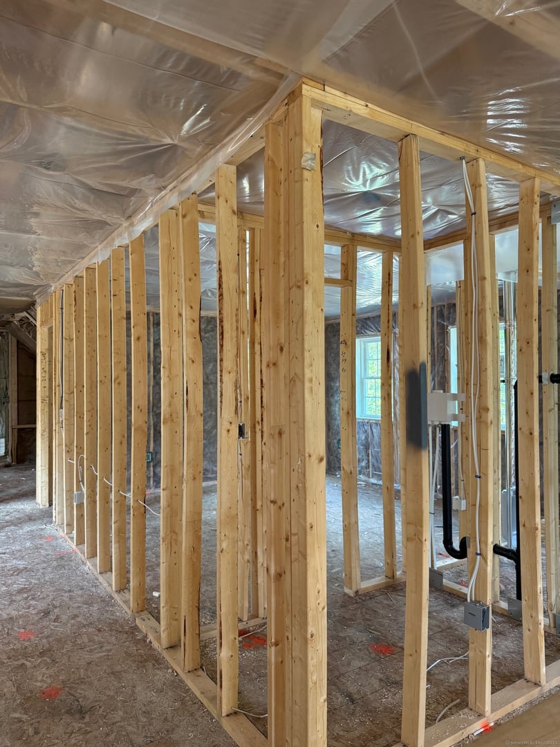 39 Jerome Avenue Photo 9