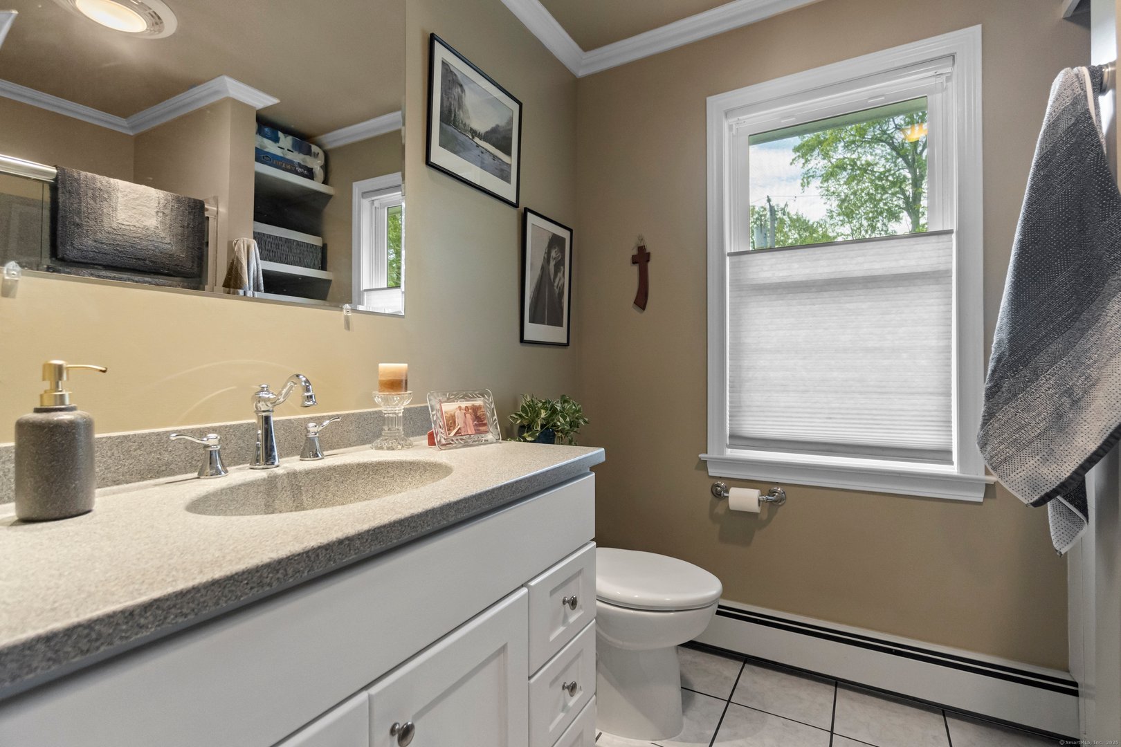 319 Main Street South Photo 10