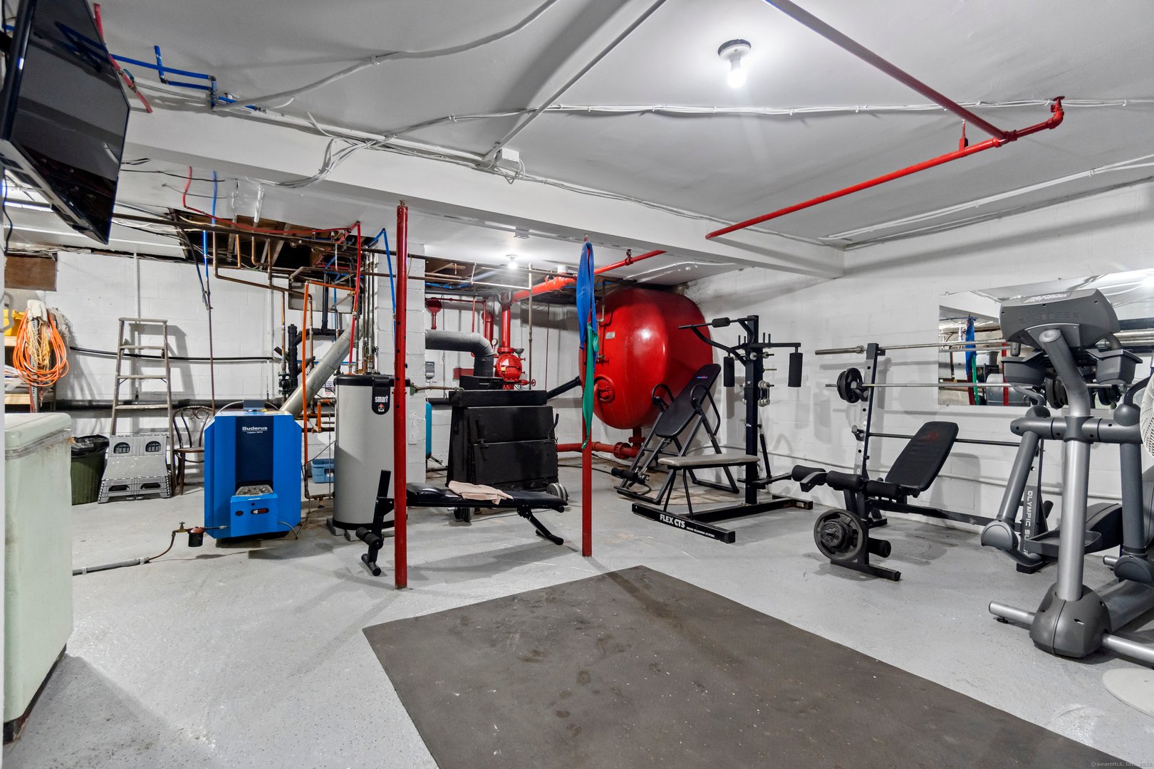 319 Main Street South Photo 19