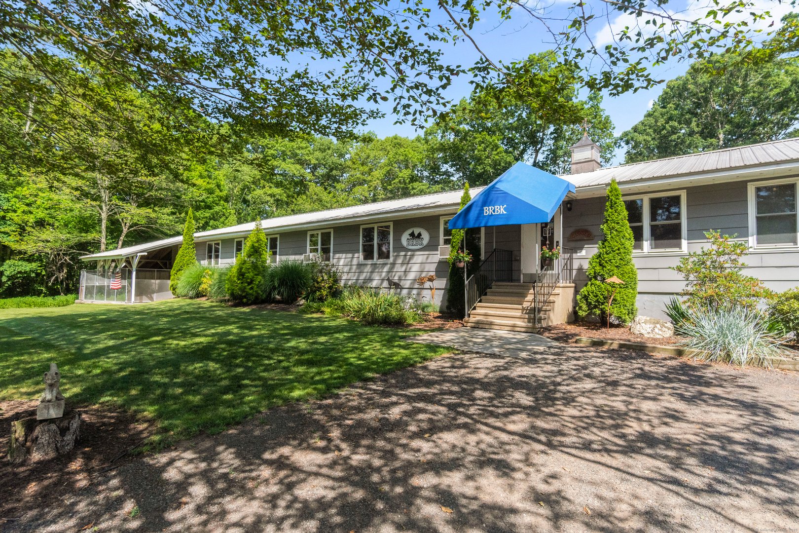 319 Main Street South Photo 21