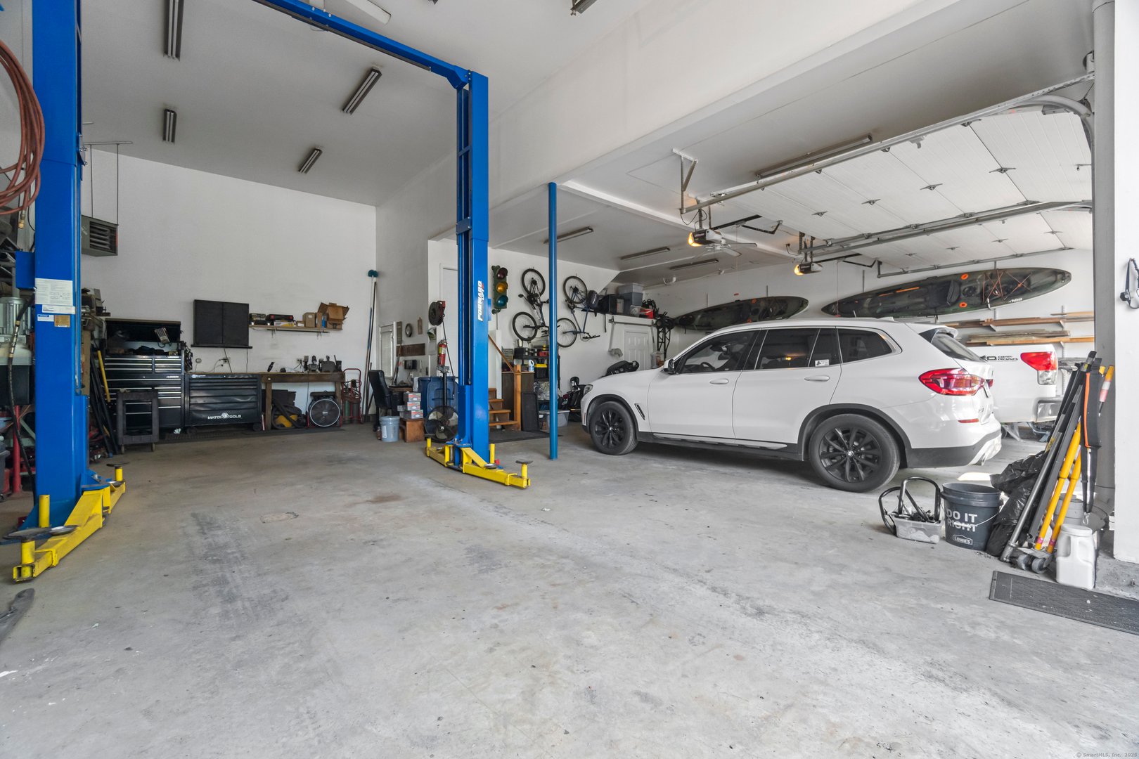 319 Main Street South Photo 23