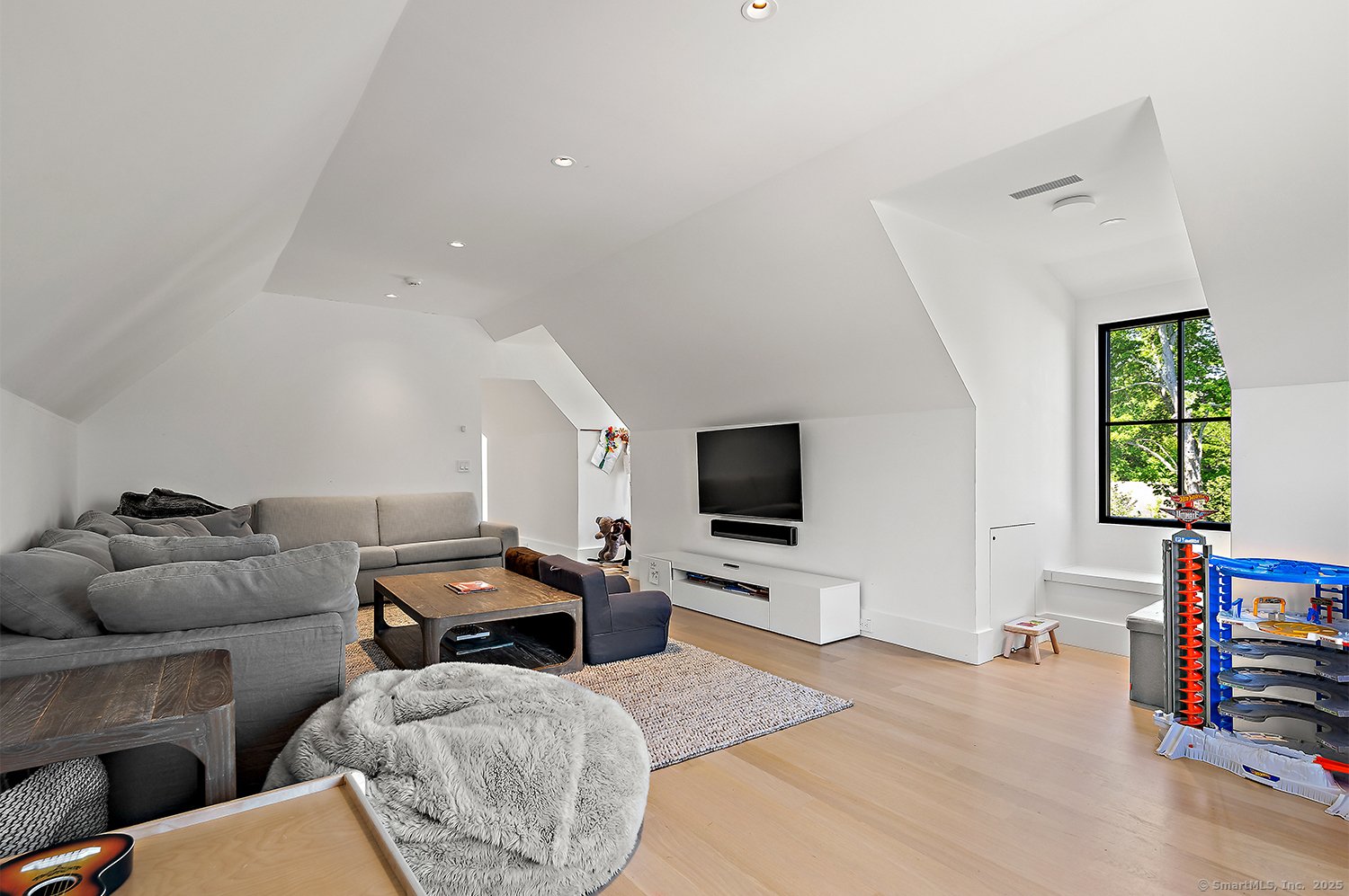 260 Willow Street Photo 23