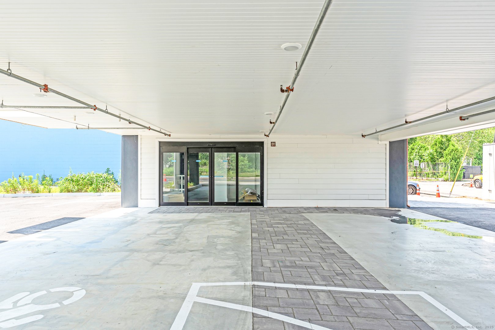 32 Broadway Avenue Photo 5