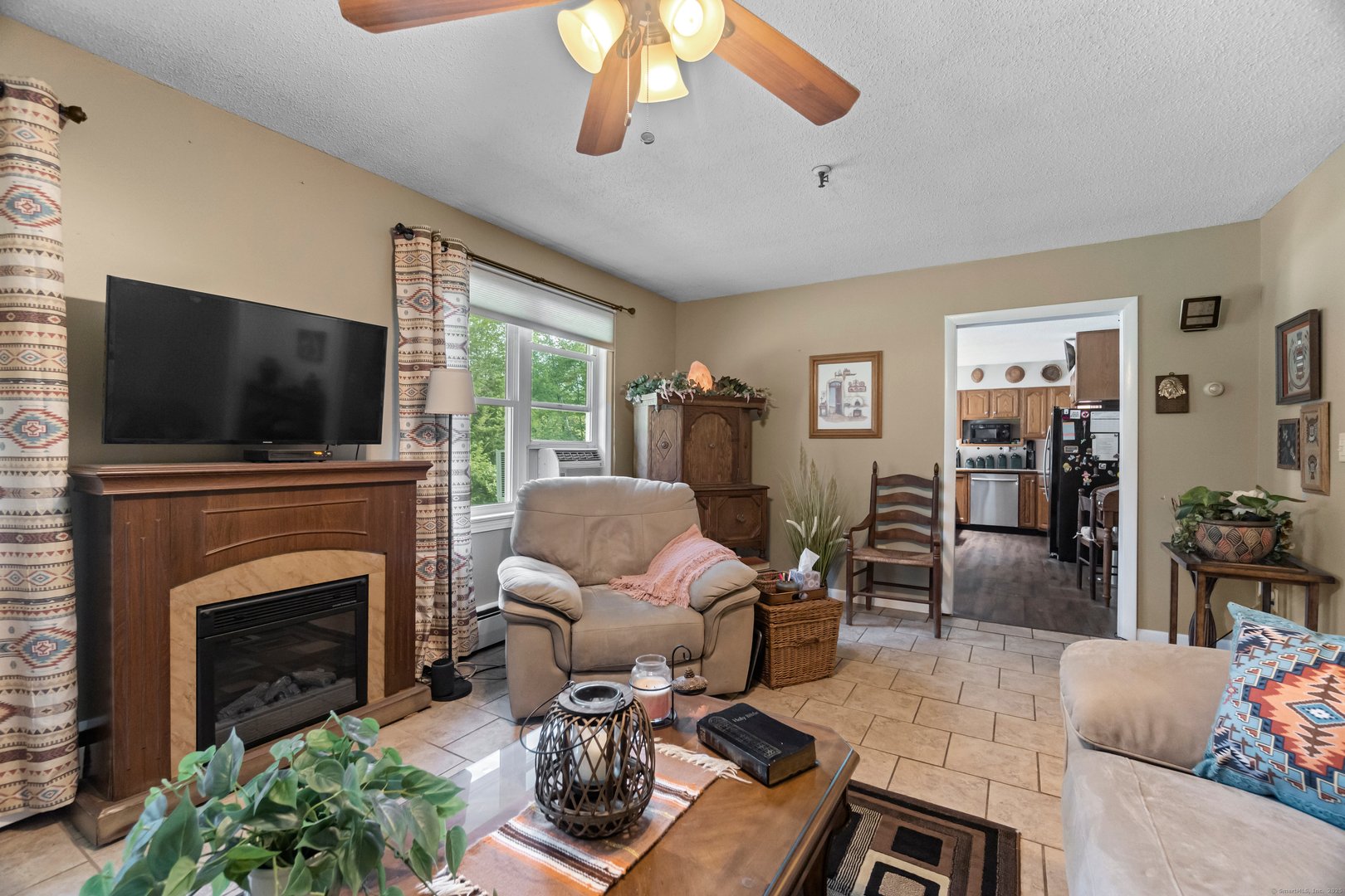 319 Main Street South Photo 7