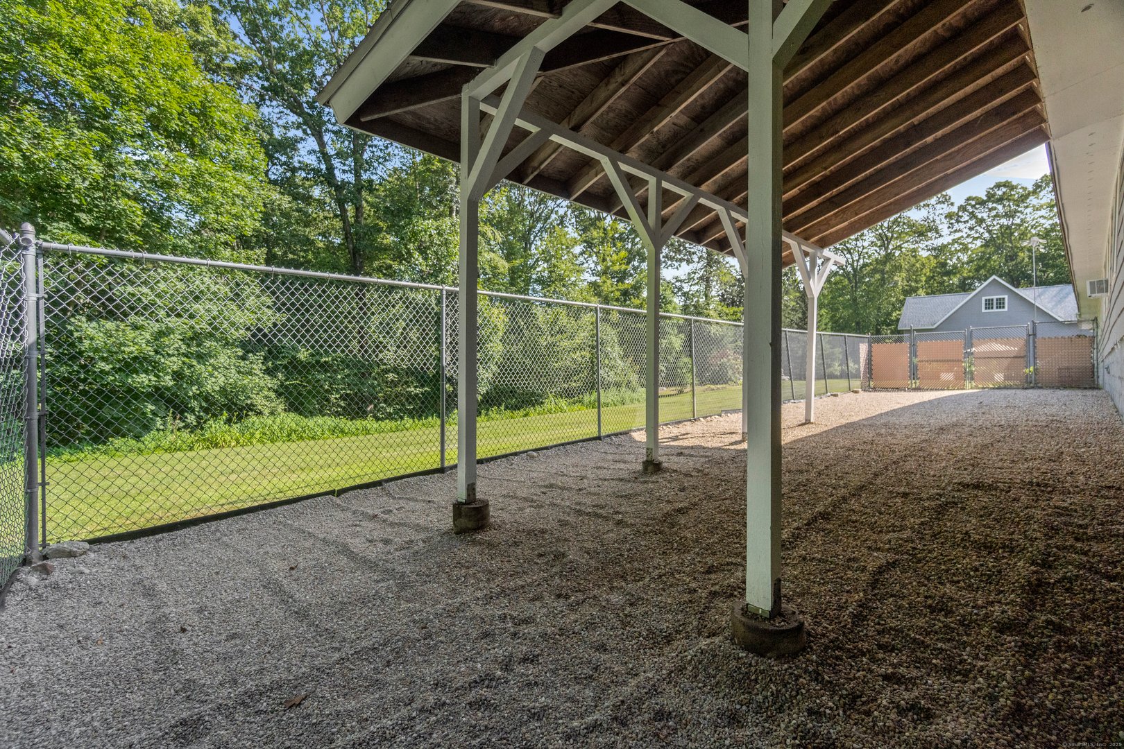 319 Main Street South Photo 20