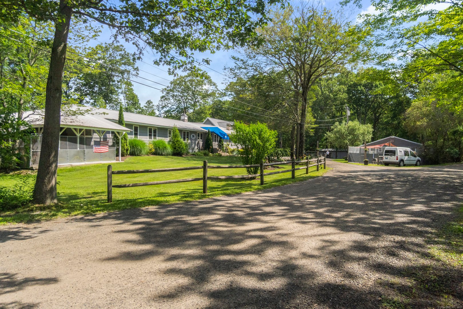 319 Main Street South Photo 38