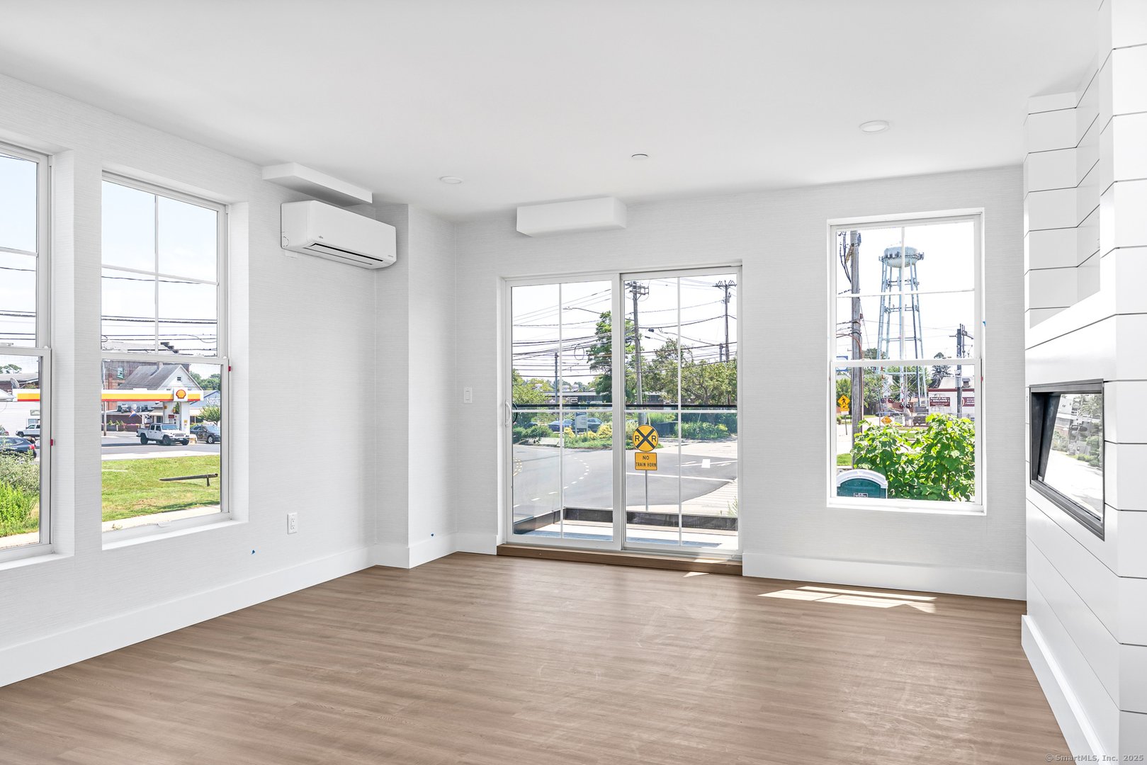 32 Broadway Avenue Photo 19