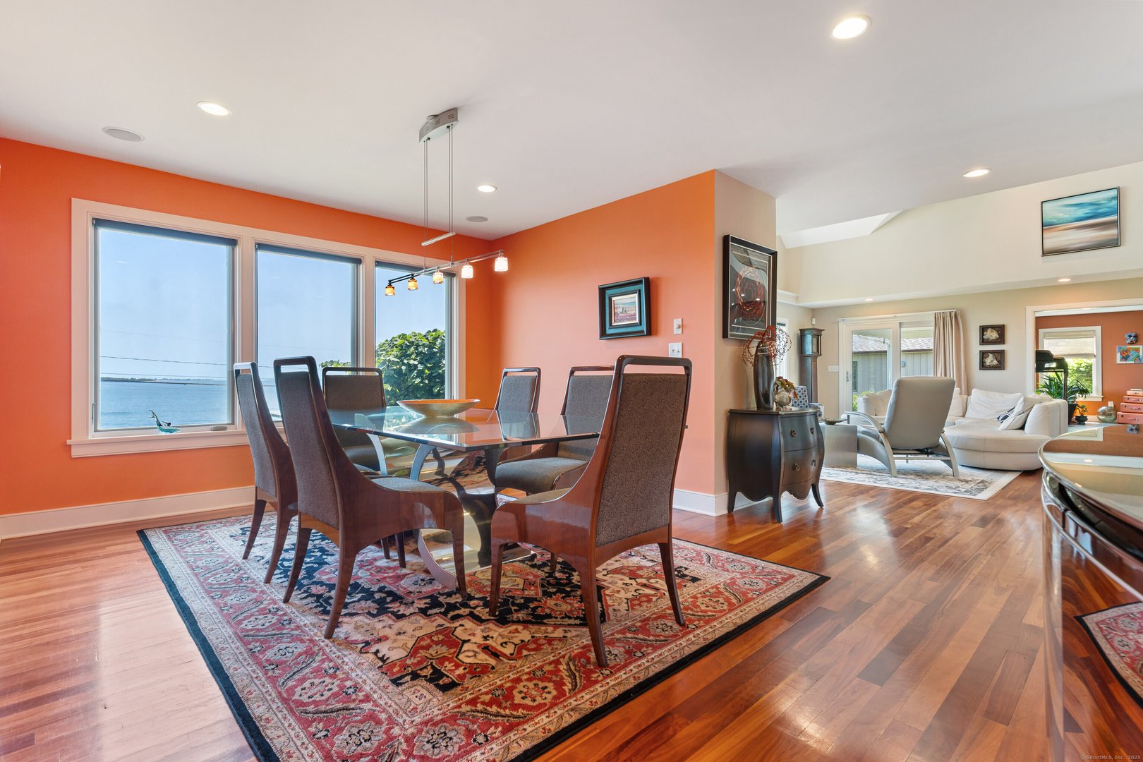 993 Pequot Avenue Photo 10