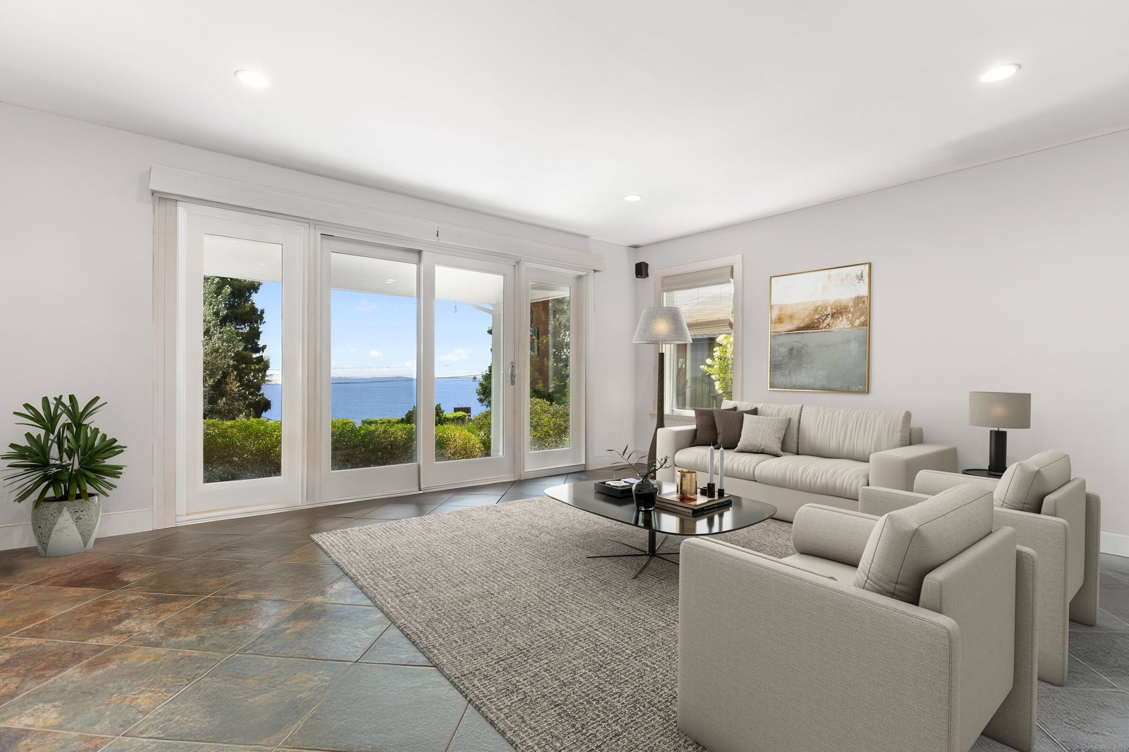 993 Pequot Avenue Photo 11