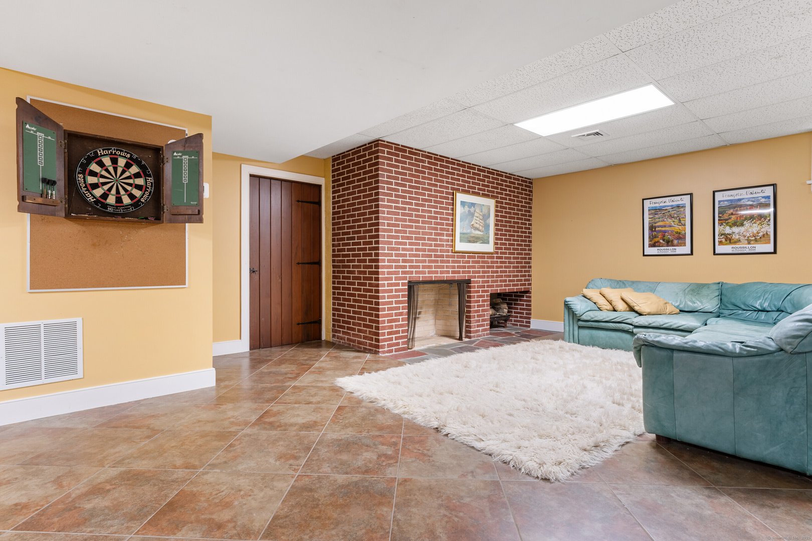 993 Pequot Avenue Photo 30