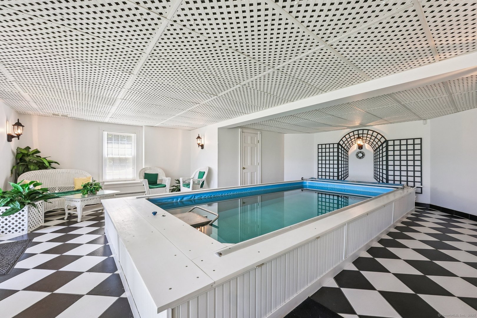 1 Lake Louise Drive Photo 10