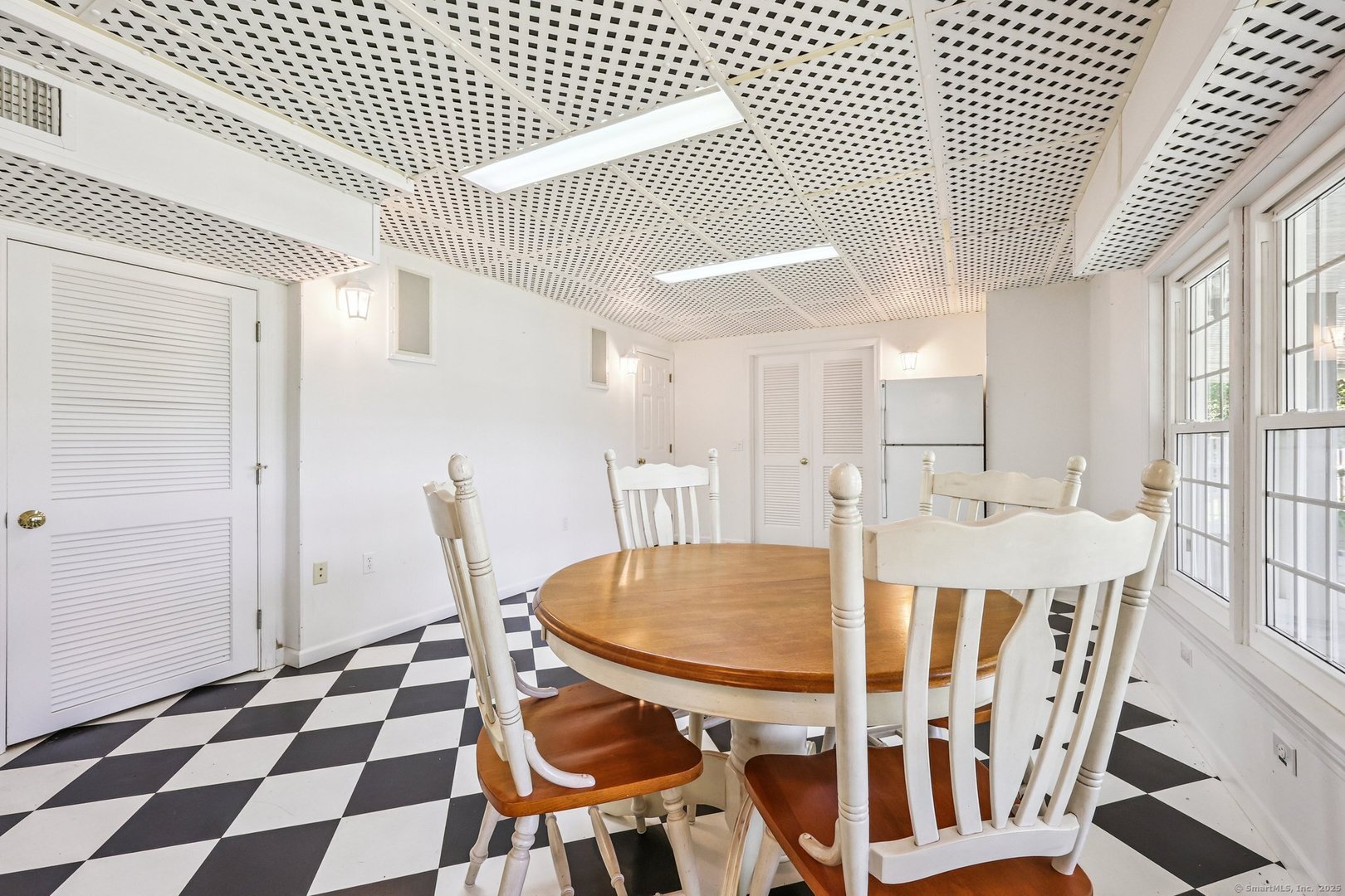 1 Lake Louise Drive Photo 12