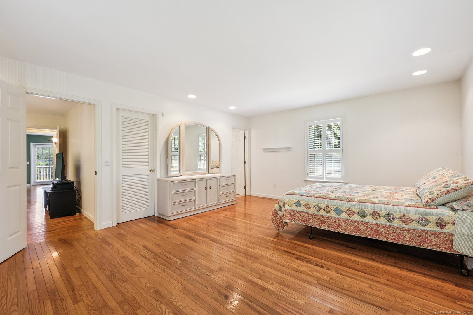 1 Lake Louise Drive Photo 16