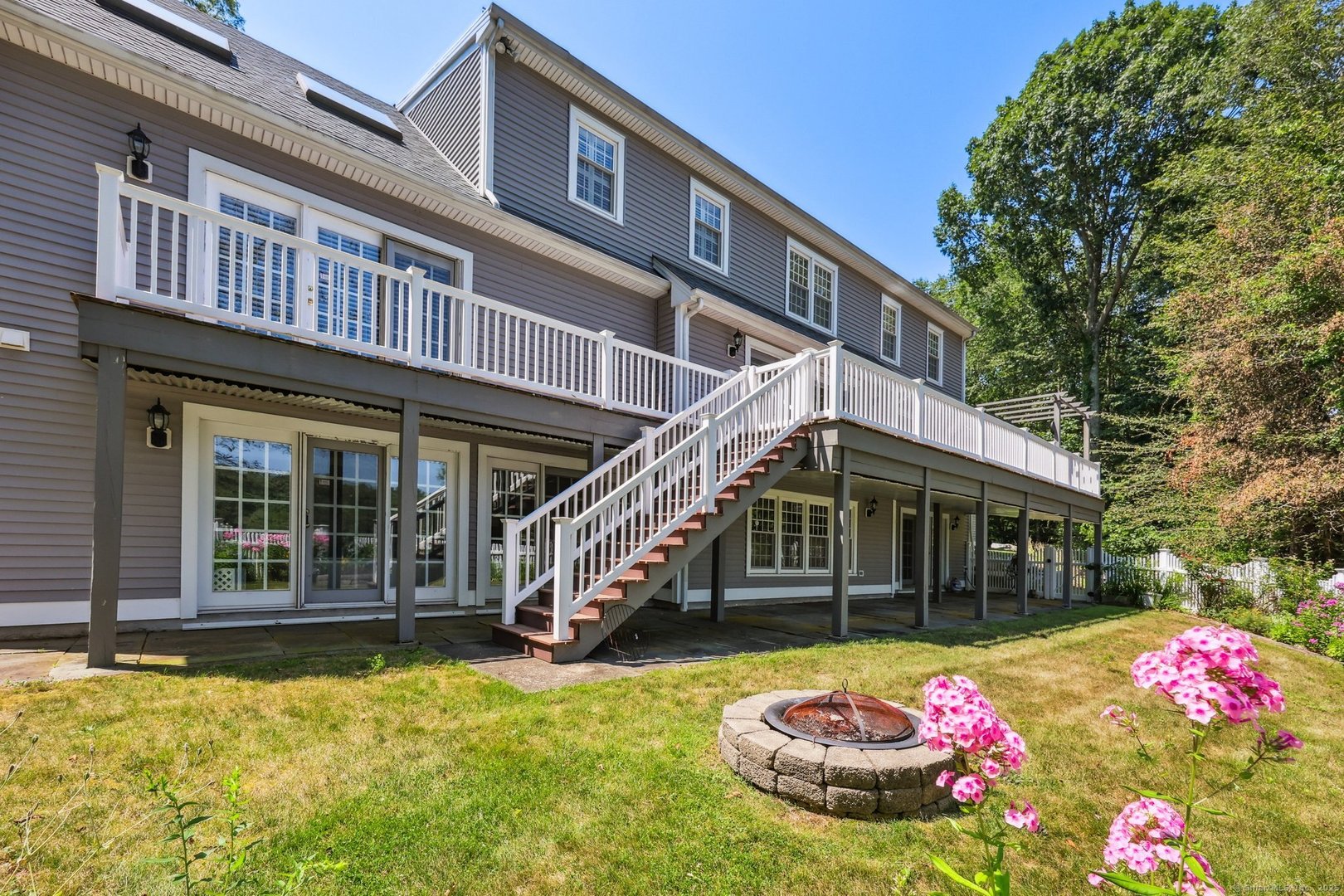 1 Lake Louise Drive Photo 29