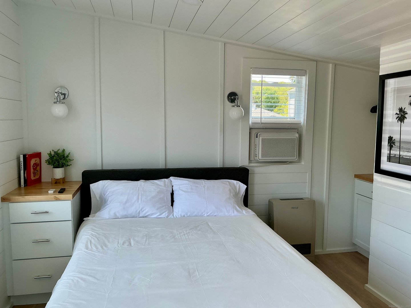 901 Stonington Road Photo 2