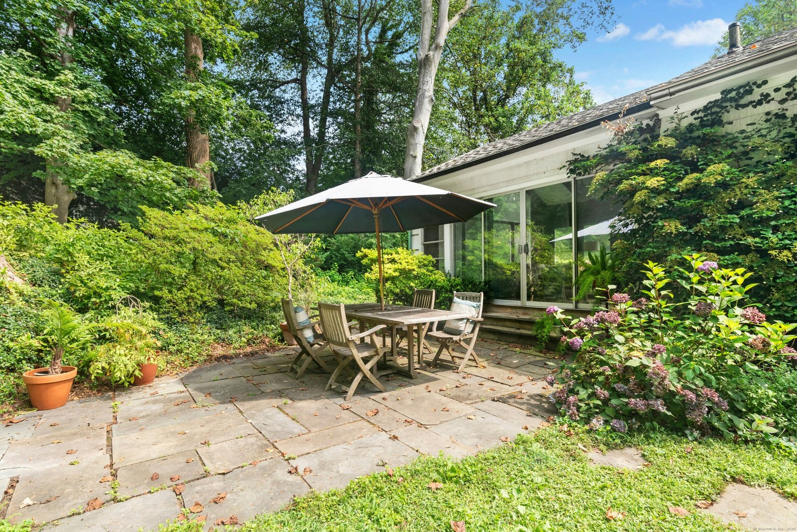 76 Deepwood Road Photo 5