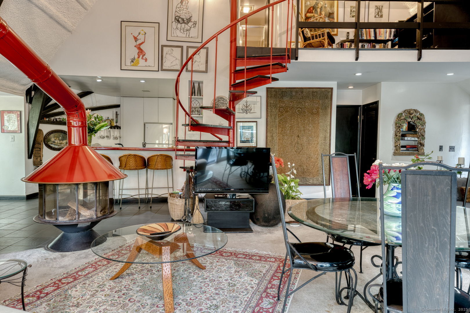 11 Day Road Photo 10