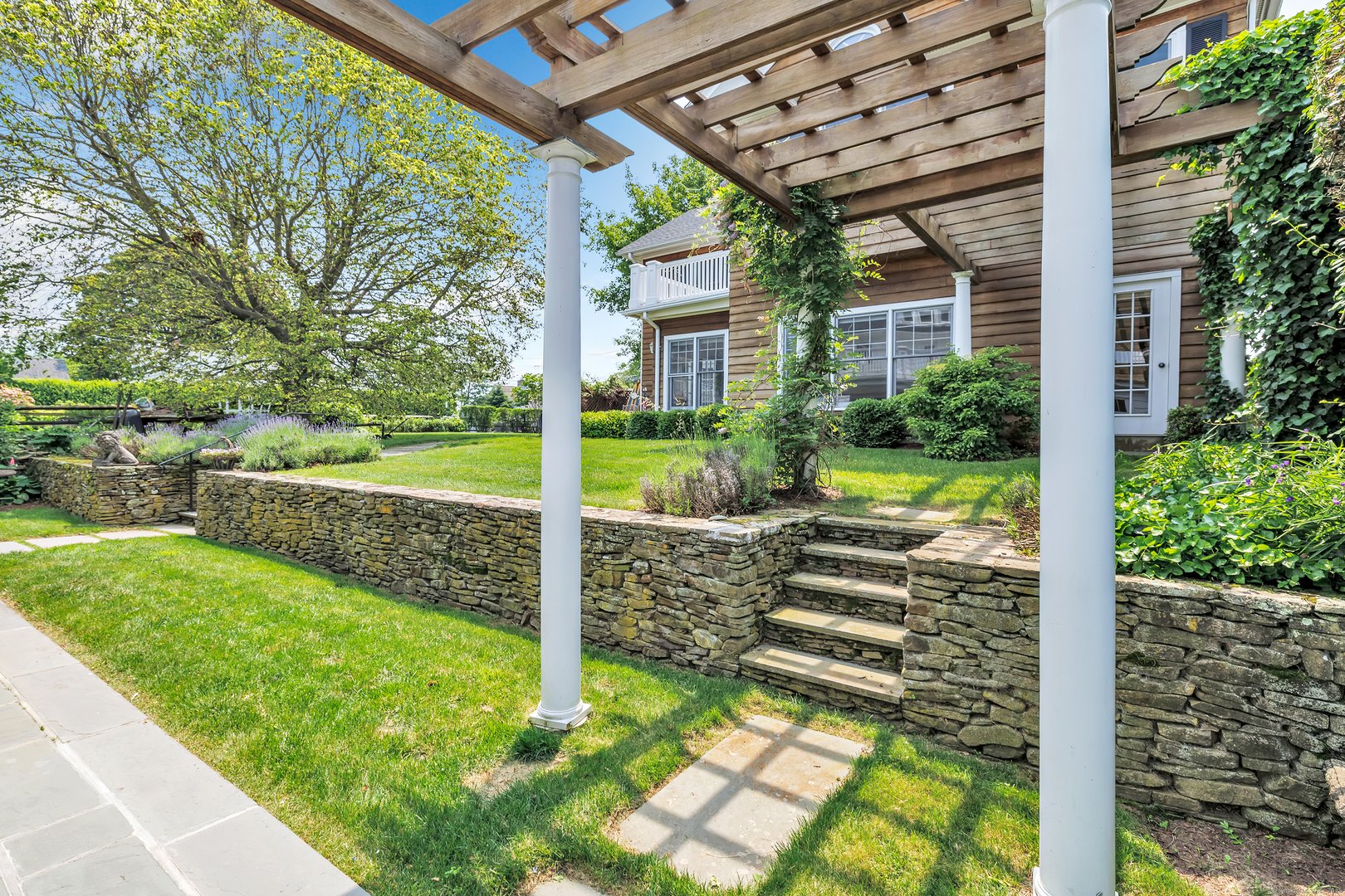 139 Rogers Avenue Photo 33