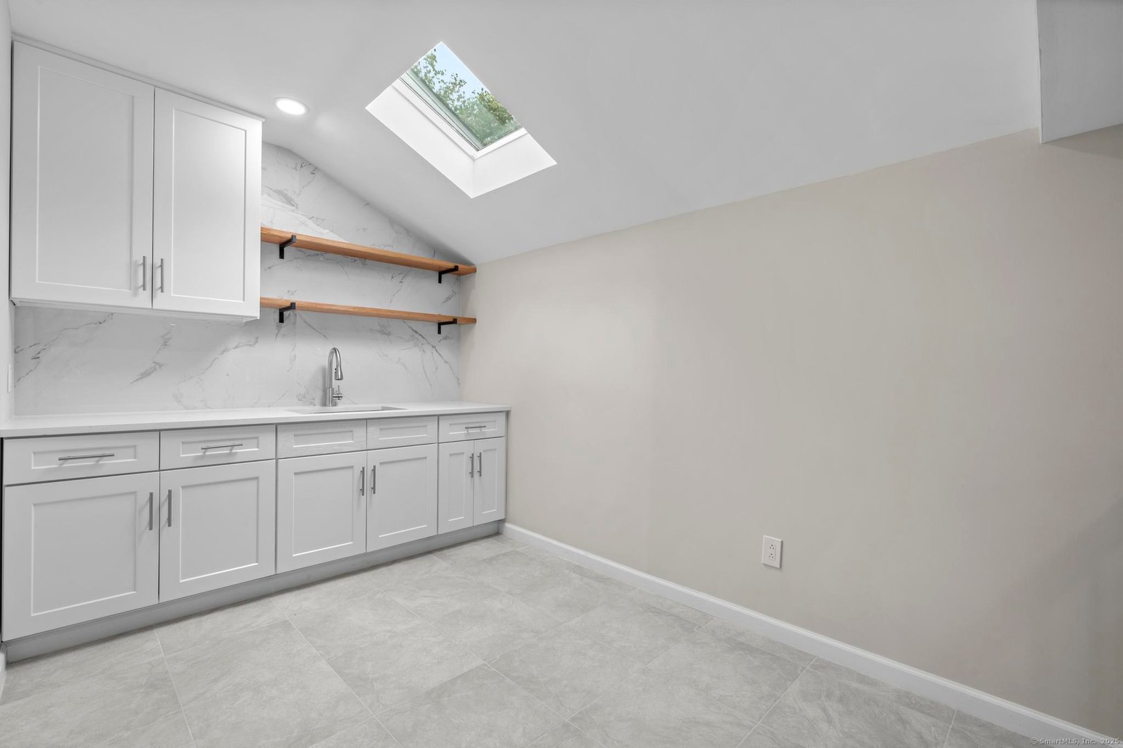 424 Racebrook Road Photo 29