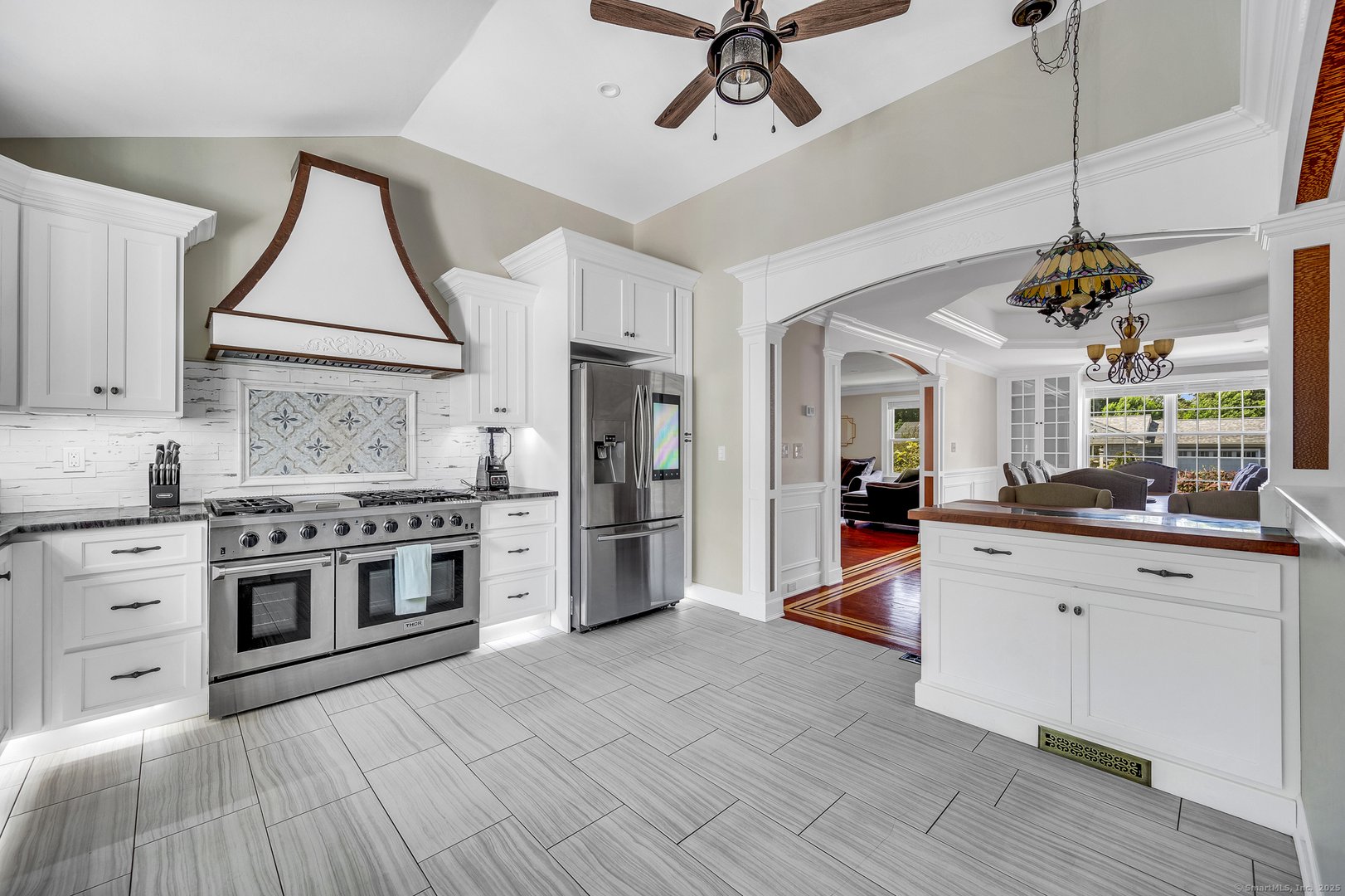 473 Ridgeview Road Photo 8
