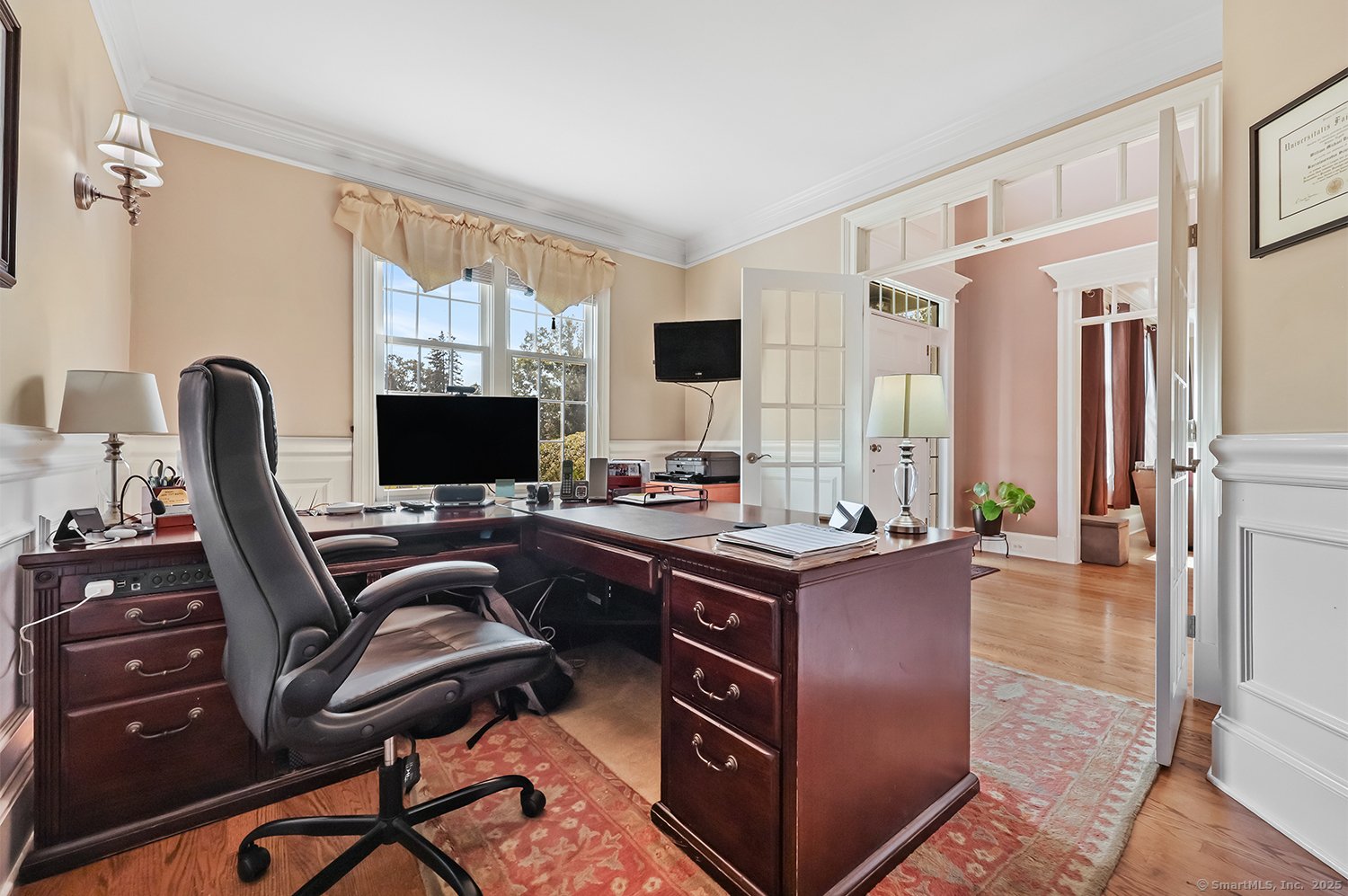 305 South Gate Lane Photo 5