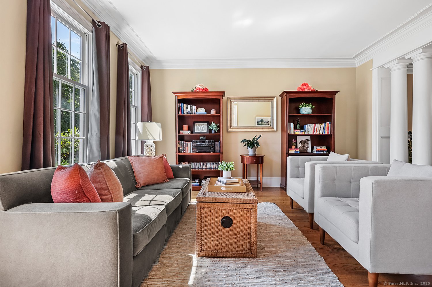 305 South Gate Lane Photo 7