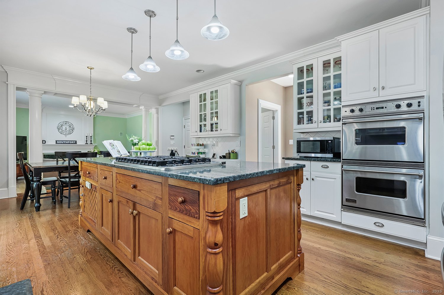 305 South Gate Lane Photo 12