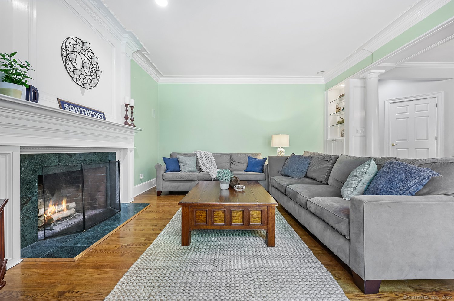 305 South Gate Lane Photo 14